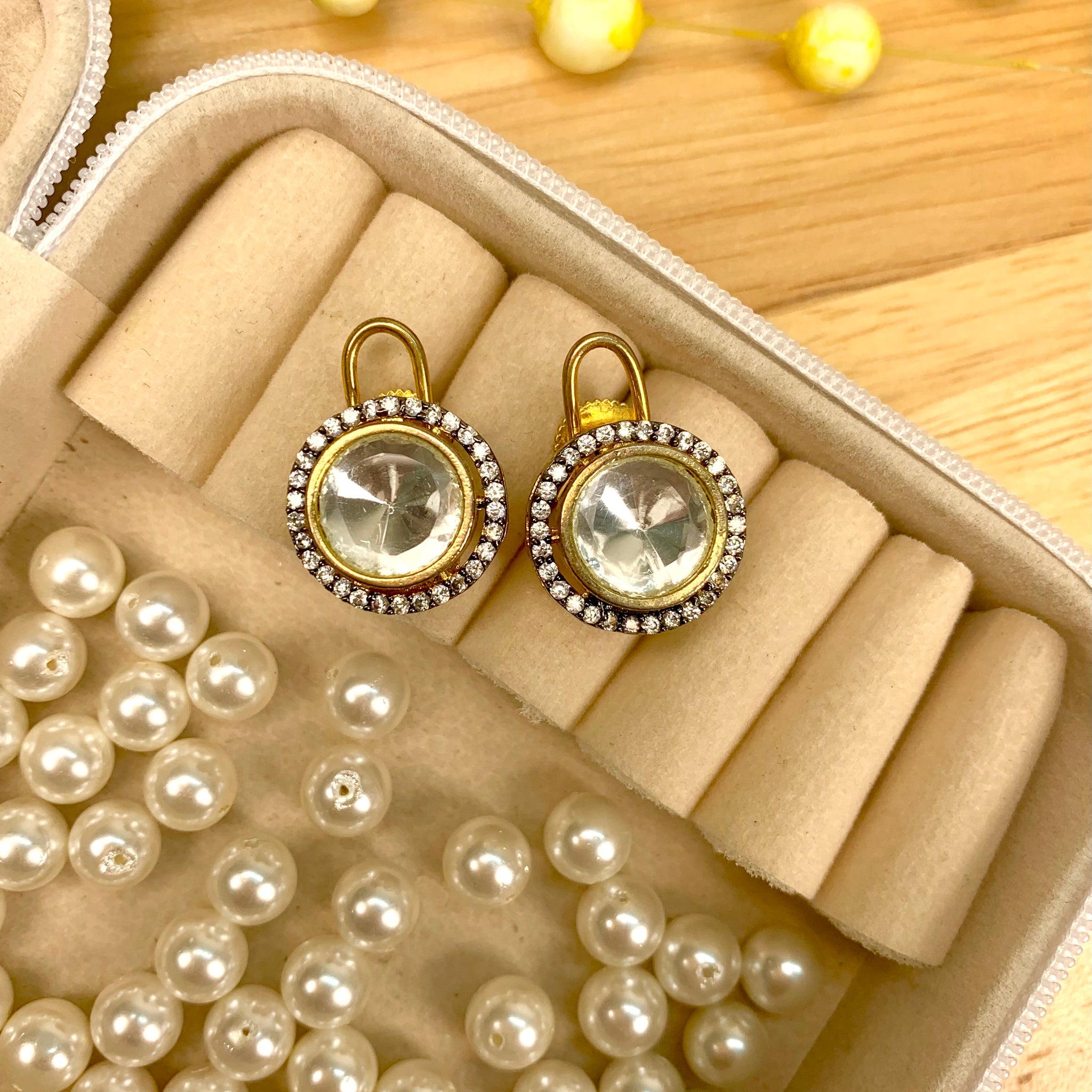 Riyana Kundan Studs