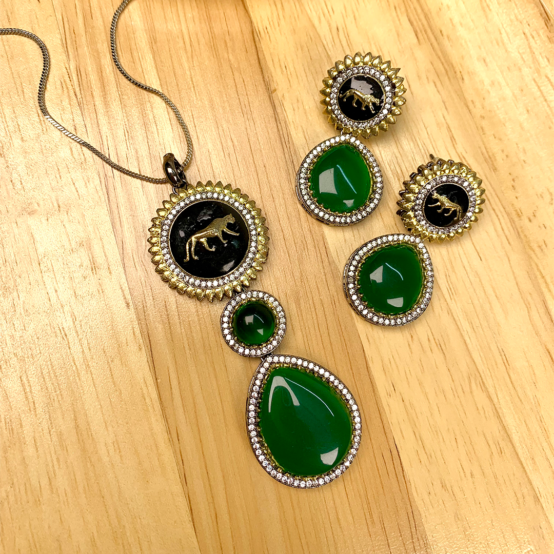 Seraphis Pendant Set