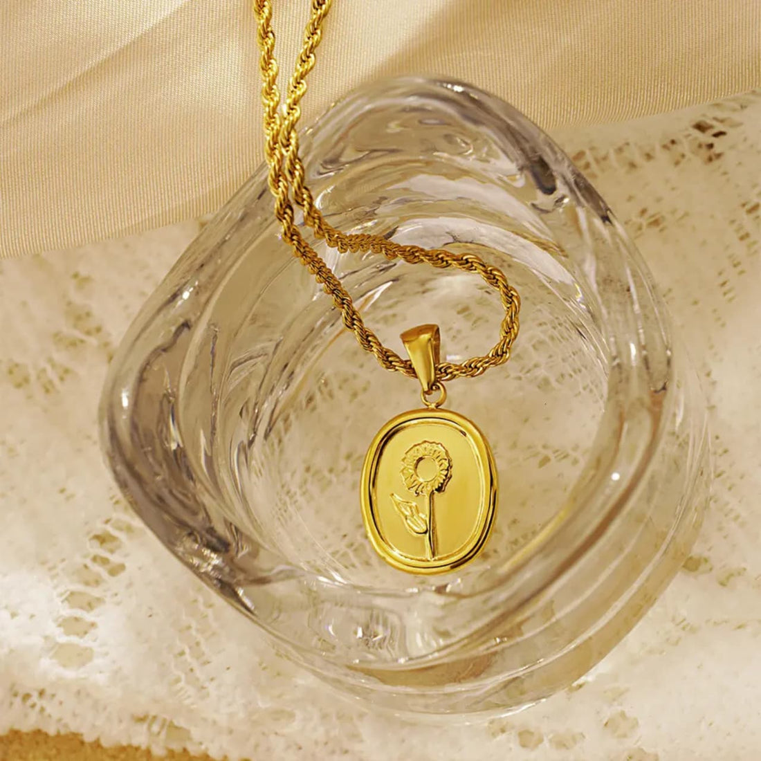 Aureum Pendant